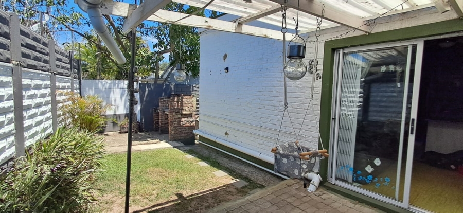 To Let 1 Bedroom Property for Rent in Abbotsford Eastern Cape